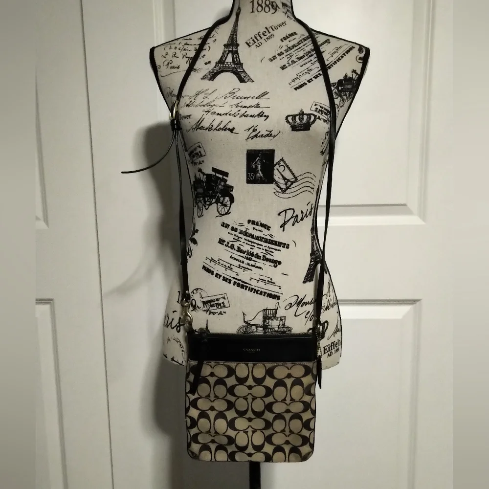 Authentic Coach Bkack Crossbody Purse